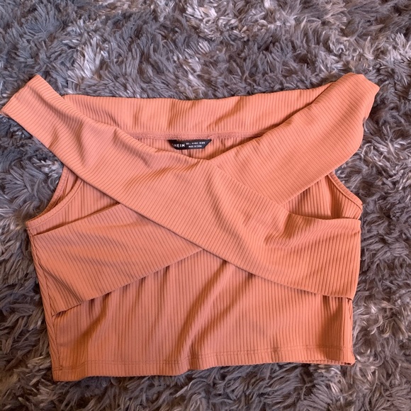 Crop top - Picture 1 of 1